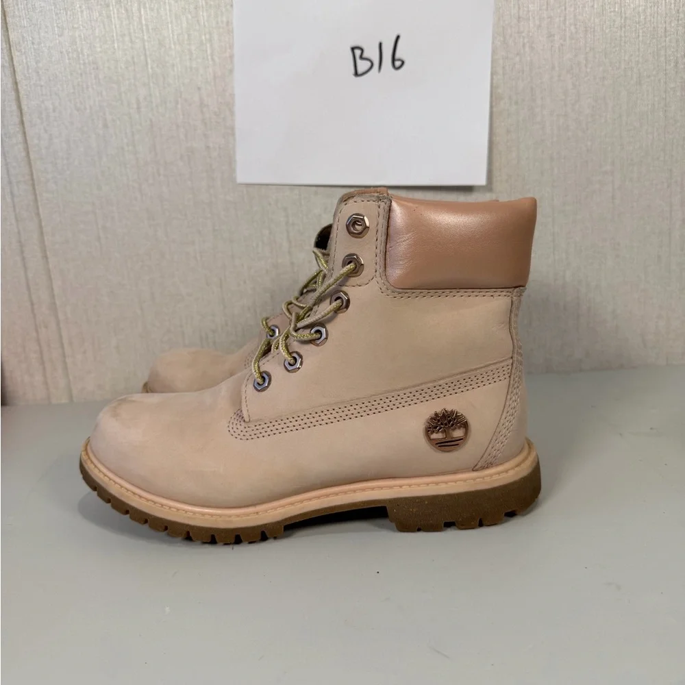 Timberland Womens Premium 6 inch Waterproof Boots Light Pink‎ size 7.5